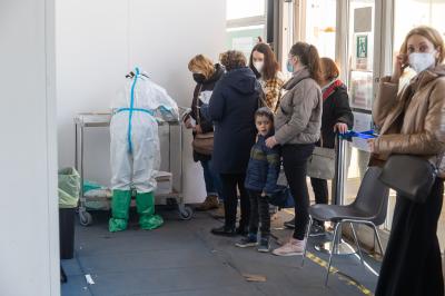 VACCINAZIONE PROFUGHI UCRAINA FERRARA