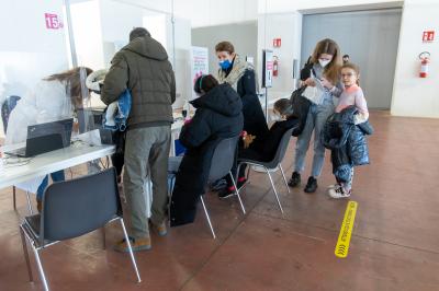 VACCINAZIONE PROFUGHI UCRAINA FERRARA