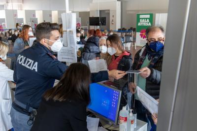 VACCINAZIONE PROFUGHI UCRAINA FERRARA