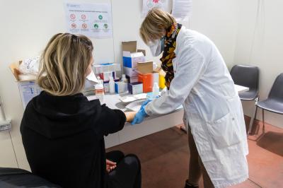 VACCINAZIONE PROFUGHI UCRAINA FERRARA