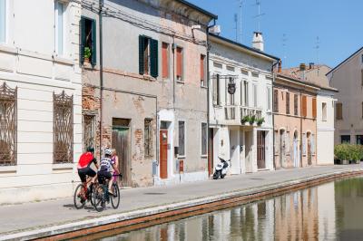 TURISMO TURISTI COMACCHIO