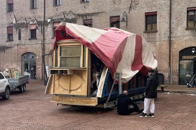 GIOSTRA PIAZZA MUNICIPALE FERRARA