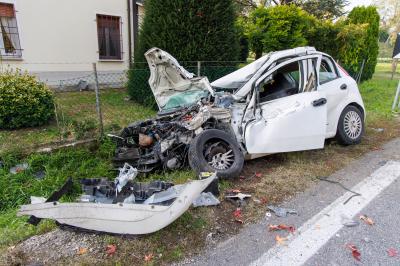 INCIDENTE SCONTRO AUTO CAMION ARGENTA