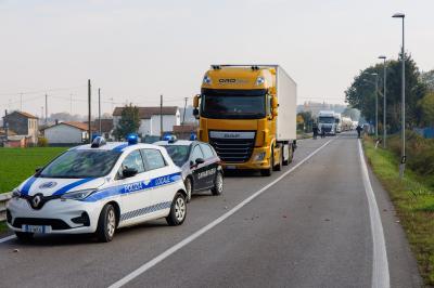 INCIDENTE SCONTRO AUTO CAMION ARGENTA