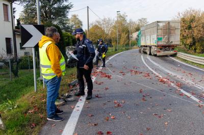 INCIDENTE SCONTRO AUTO CAMION ARGENTA