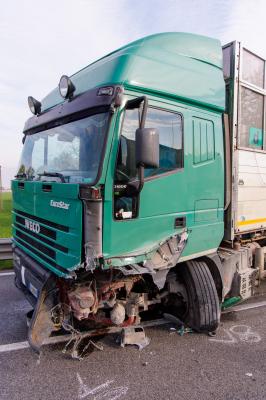 INCIDENTE SCONTRO AUTO CAMION ARGENTA