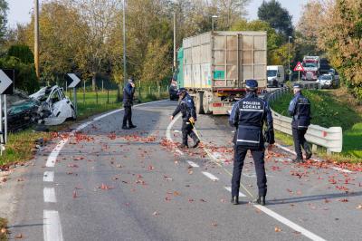 INCIDENTE SCONTRO AUTO CAMION ARGENTA