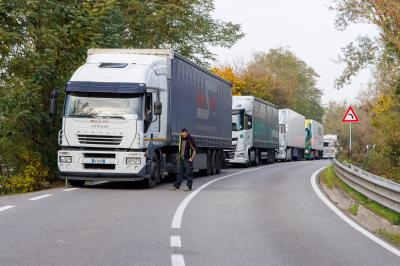 INCIDENTE SCONTRO AUTO CAMION ARGENTA