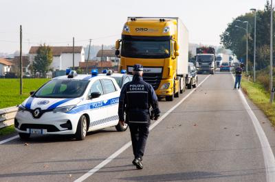 INCIDENTE SCONTRO AUTO CAMION ARGENTA