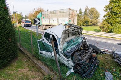 INCIDENTE SCONTRO AUTO CAMION ARGENTA