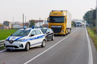 INCIDENTE SCONTRO AUTO CAMION ARGENTA