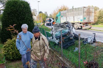 INCIDENTE SCONTRO AUTO CAMION ARGENTA