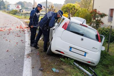 INCIDENTE SCONTRO AUTO CAMION ARGENTA