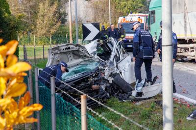 INCIDENTE SCONTRO AUTO CAMION ARGENTA