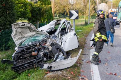 INCIDENTE SCONTRO AUTO CAMION ARGENTA