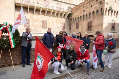 DEPOSIZIONE FIORI MURETTO CASTELLO