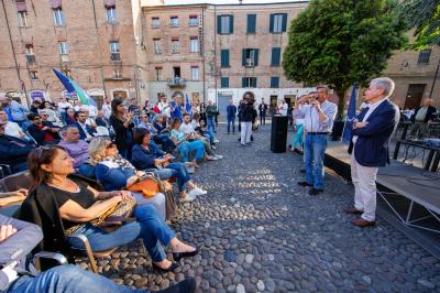 COMIZIO CARLO CALENDA AZIONE FERRARA