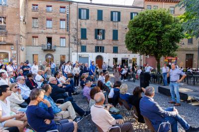 COMIZIO CARLO CALENDA AZIONE FERRARA