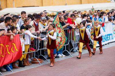 PALIO BANDIERE RAGAZZI FERRARA