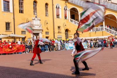 PALIO BANDIERE RAGAZZI FERRARA