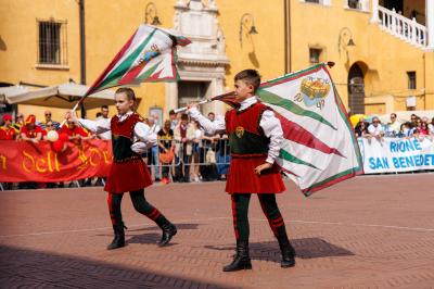 PALIO BANDIERE RAGAZZI FERRARA