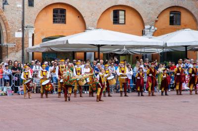 PALIO BANDIERE RAGAZZI FERRARA