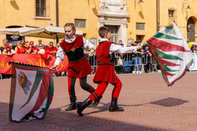 PALIO BANDIERE RAGAZZI FERRARA