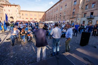 COMIZIO CARLO CALENDA AZIONE FERRARA