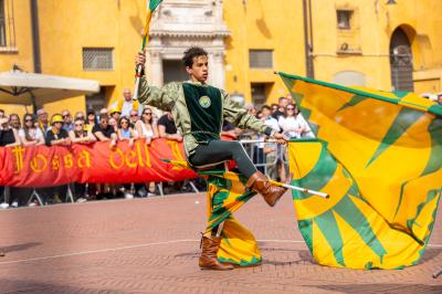 PALIO BANDIERE IN PIAZZA FERRARA