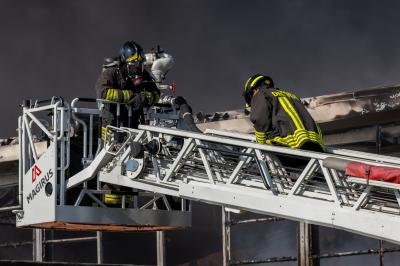 INCENDIO FABBRICA VETRORESINA MIGLIARINO