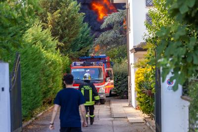 INCENDIO FABBRICA VETRORESINA MIGLIARINO