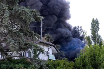 INCENDIO FABBRICA VETRORESINA MIGLIARINO