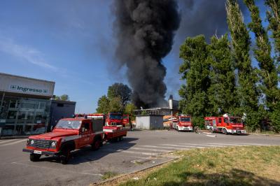 INCENDIO FABBRICA VETRORESINA MIGLIARINO