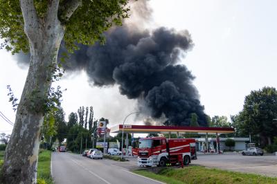 INCENDIO FABBRICA VETRORESINA MIGLIARINO