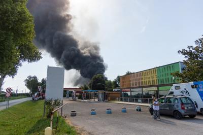 INCENDIO FABBRICA VETRORESINA MIGLIARINO