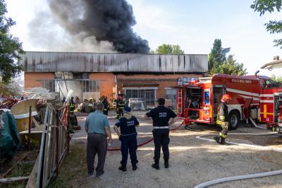 INCENDIO FABBRICA VETRORESINA MIGLIARINO