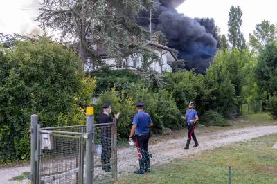 INCENDIO FABBRICA VETRORESINA MIGLIARINO