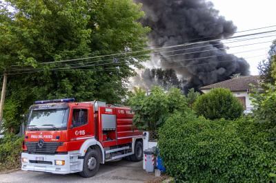 INCENDIO FABBRICA VETRORESINA MIGLIARINO