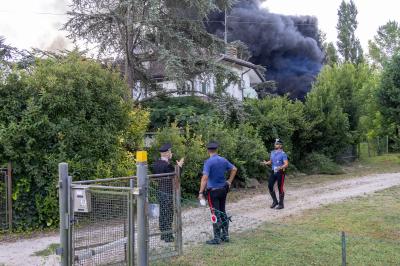 INCENDIO FABBRICA VETRORESINA MIGLIARINO