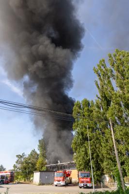 INCENDIO FABBRICA VETRORESINA MIGLIARINO