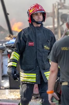 INCENDIO FABBRICA VETRORESINA MIGLIARINO