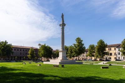 PIAZZA ARIOSTEA FERRARA