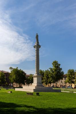 PIAZZA ARIOSTEA FERRARA