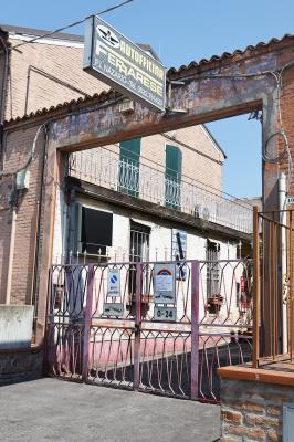 ATTIVITA' CHIUSE PER FERIE FERRARA