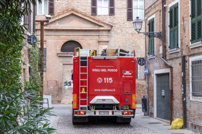 INCENDIO GARAGE VIA PAGLIA FERRARA