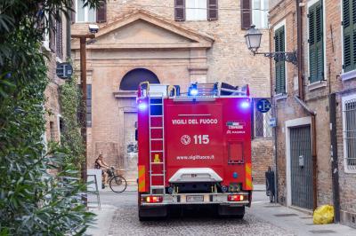 INCENDIO GARAGE VIA PAGLIA FERRARA