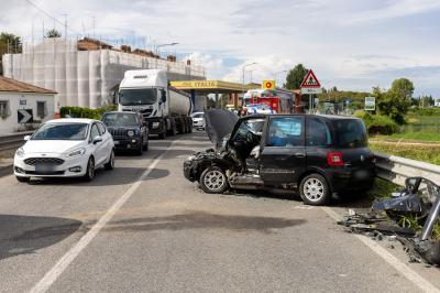 INCIDENTE AUTO VIA BOLOGNA UCCELLINO