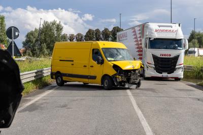 INCIDENTE AUTO VIA BOLOGNA UCCELLINO