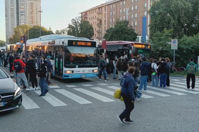 CORRIERE PIAZZALE STAZIONE