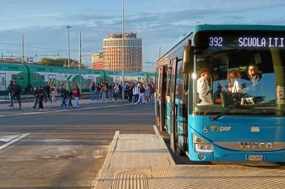 AUTOSTAZIONE CORRIERE VIA DEL LAVORO